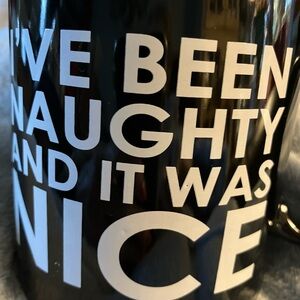 MUG “I’VE BEEN NAUGHTY AND IT WAS NICE” SZ.4”x4” BLACK RED INSIDE NEW 👀🎄💋❤️